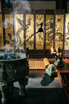 The Case of Queen Dowager of Qi Installing Prince Jian according to Law